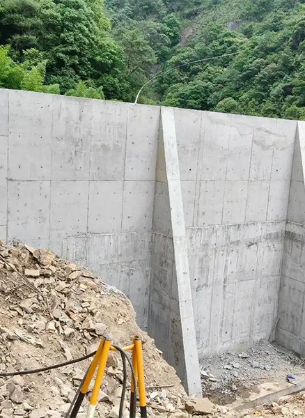秦皇岛卢龙县重力式挡土墙